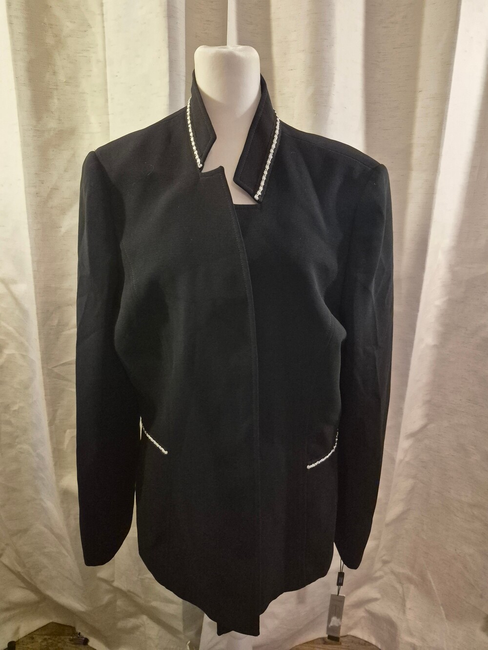 Tahari ASL Womens Size 10 Black Blazer with White Trim